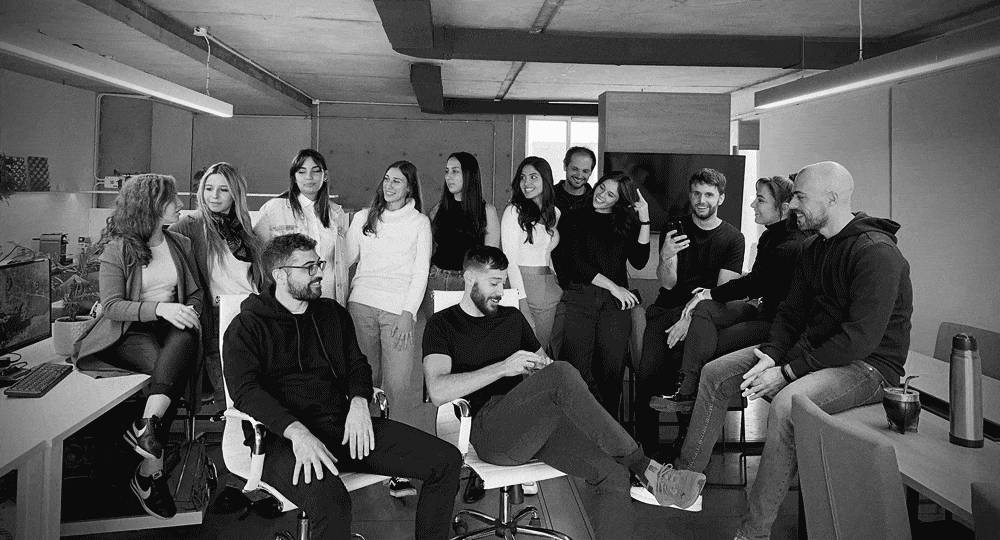 Foto de todos los el equipo que conforma el estudio.